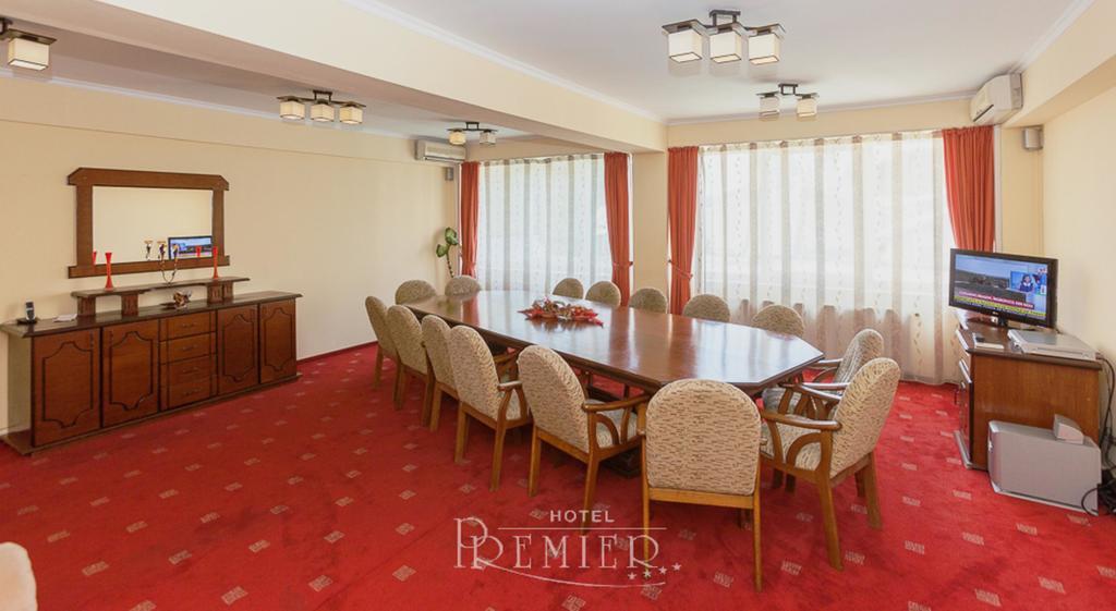 קלוז'-נאפוקה Hotel Premier מראה חיצוני תמונה